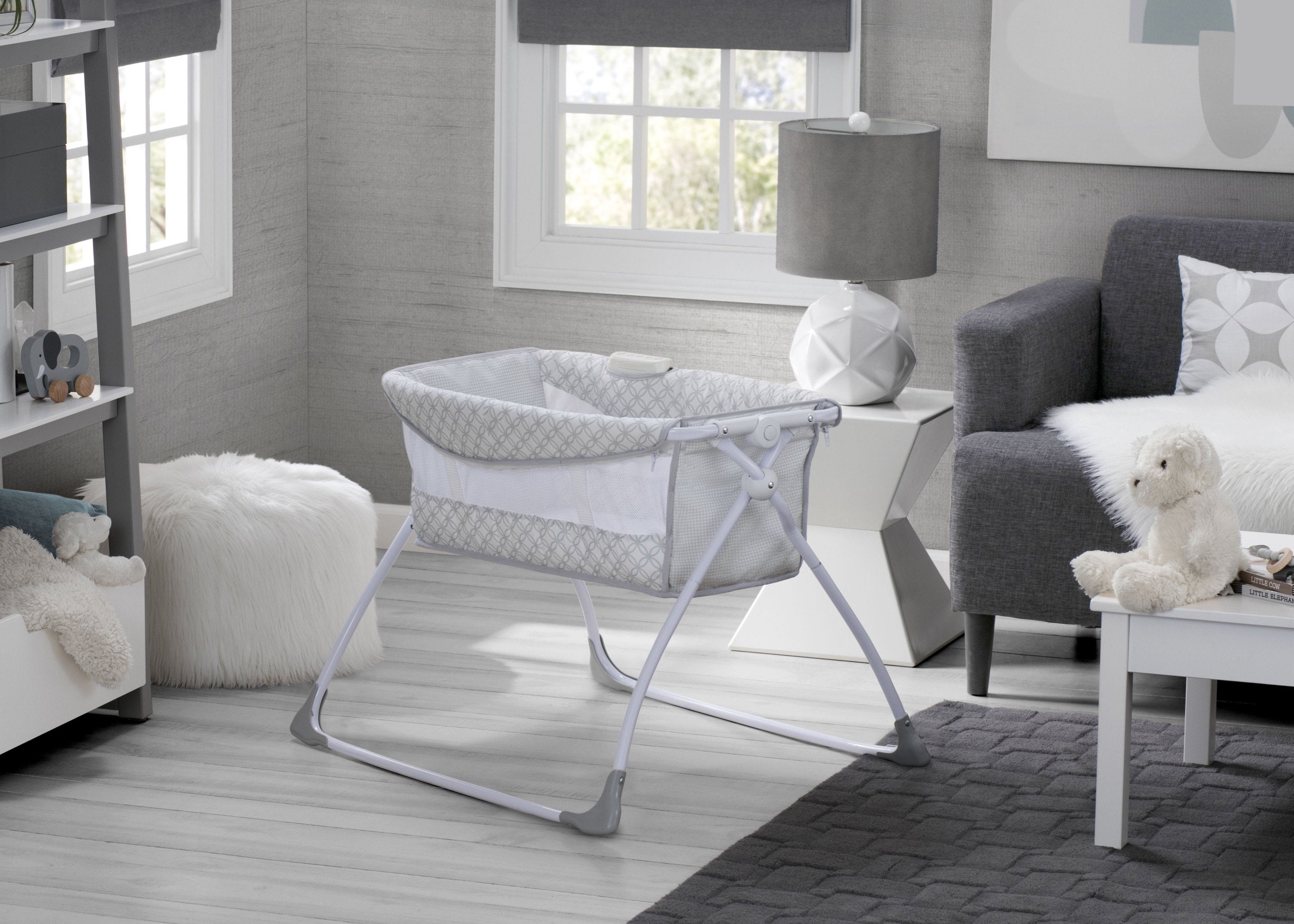 Newborn Soothing Sleeper Bassinet