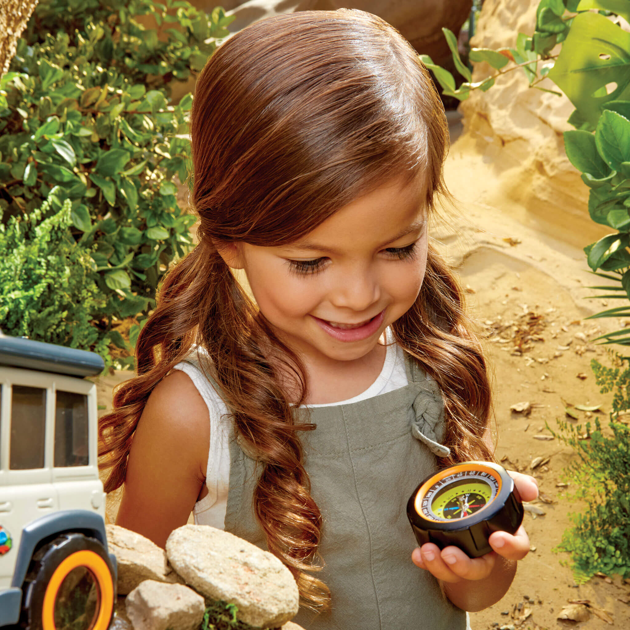 Big Adventures™  Binocular Searching Safari SUV with Detachable Tools